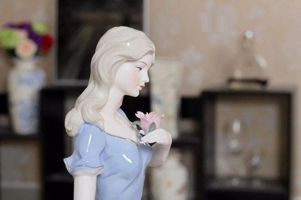 Home Studio | Antique-Inspired Porcelain Beauty – Victorian Lady Statue | Vintage Porcelain Decor (33.5 cm)